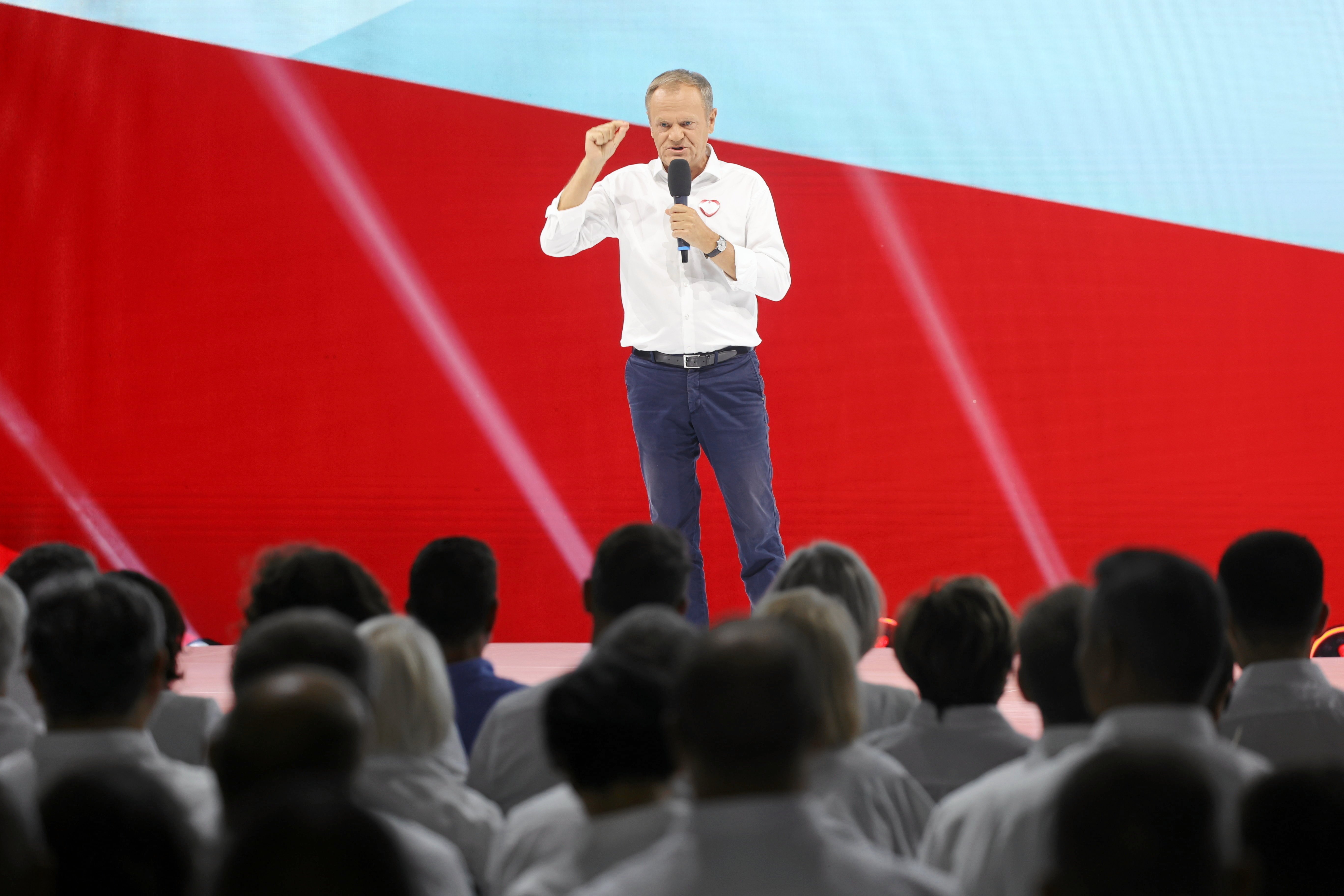 Podwyżki dla nauczycieli ZNP nie odpuszcza i chce od rządu Tuska 1500