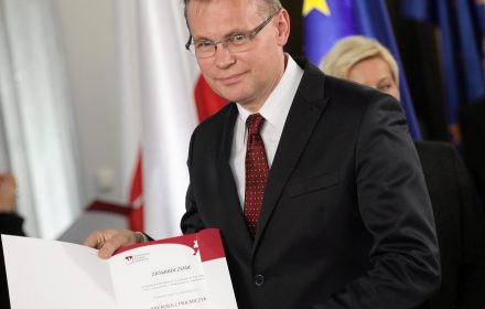 Działania Pana jako ustępującego prezesa mogą być zakwalifikowane jako sprzeczne nie tylko z ustawą nowelizującą, ale także z dobrym obyczajem obowiązującym w instytucjach państwowych i obowiązującym urzędnika państwowego.
List otwarty do prezesa IPN, za portalem wPolityce.pl