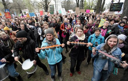 Demonstracja przeciw zakazowi aborcji pod Sejmem Demonstracja przeciw zakazowi aborcji pod Sejmem