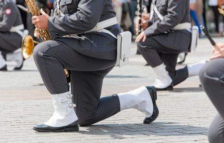 Klękajcie, narody! A one nie klękają Klękajcie, narody! A one nie klękają