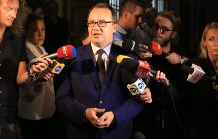 Gdyby przyjąć, że na postanowienie prokuratora w sprawie zarządzenia ekshumacji nie służy zażalenie do sądu, byłby to jedyny przypadek, w którym w sprawie ekshumacji zamknięta byłaby droga sądowa.
List do prokuratora Marka Pasionka