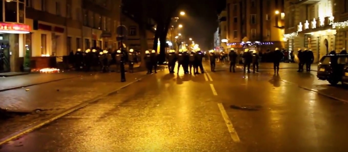Noc Na Promenadzie Ełk 2016 Ełk w koszmarną, zimową noc. Mija rok od tragicznych wydarzeń pod barem