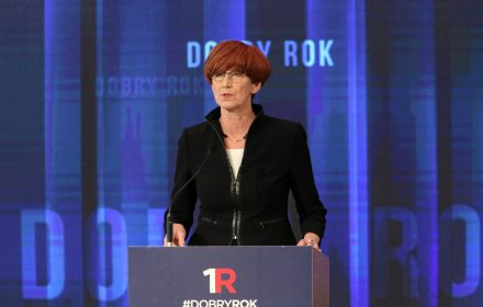 Ten program był wprowadzony w 2011 r. wtedy był finansowany na niewielkim poziomie 18 mln, potem było 100 mln, teraz jest 150 mln.
Jeden na jeden, TVN24