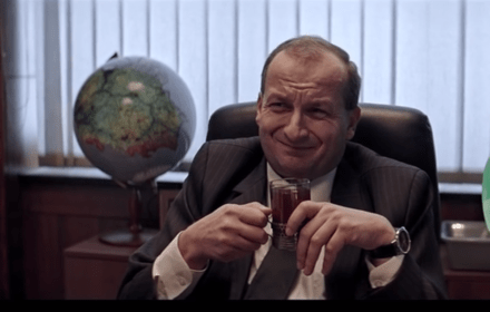 Komedia dworsko-polityczno-biurowa. Co nas śmieszy w „Uchu Prezesa” Komedia dworsko-polityczno-biurowa. Co nas śmieszy w „Uchu Prezesa”