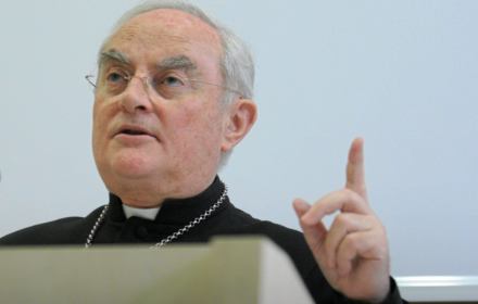 Oczywiście, tam jest też zaplecze polityczne, w tym sporze, jak i w sporze rezydentów. (...) To jest też na pewno dobry sposób, żeby zaostrzyć ten spór polityczny w Polsce istniejący między obozem władzy i obozem przeciwnym, opozycji
Wywiad w RMF FM