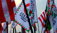 flagi węgierskiej partii Jobbik, 3 kwietnia 2011, (cc) flickr.comfot. Leigh Phillips