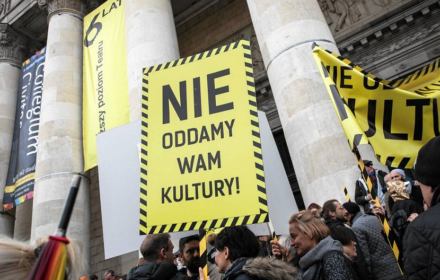 PiS i artyści. Kronika wojny PiS i artyści. Kronika wojny
