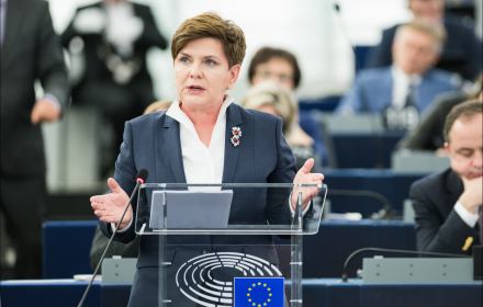 Jest szansa, żeby nastąpiła zmiana zasad i polityki na brukselskich szczytach. (...) mamy stanowczego premiera Włoch, jeżeli jest Viktor Orban, jest kanclerz Austrii, jeżeli dołączy się do tego Polska - to jest szansa na to, żeby przełamać ten układ (...)
Polskie Radio 24