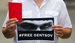 Protest w Krakowie przeciwko przetrzymywaniu w wiezieniu ukrainskiego rezysera Olega Sentsova
