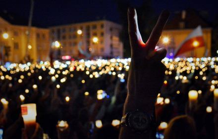 „To kolejna ustawa kadrowa niezgodna z Konstytucją” – Fundacja Helsińska o ustawie o SN