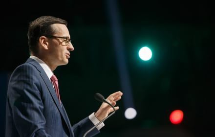 Morawiecki: najwyższy wzrost płac od 25 lat. OKO.press: premier znowu zmyśla liczby