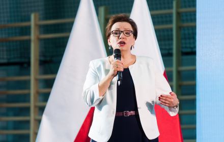 Jeżeli chodzi o podstawy programowe, to jest dokładnie odwrotnie, to znaczy ona jest bardzo nowoczesna i bardzo praktyczna i ona została rozłożona na 12 lat, dlatego że część treści (...) przecież została przeniesiona do czteroletniego liceum.
"Sygnały Dnia" Polskie Radio