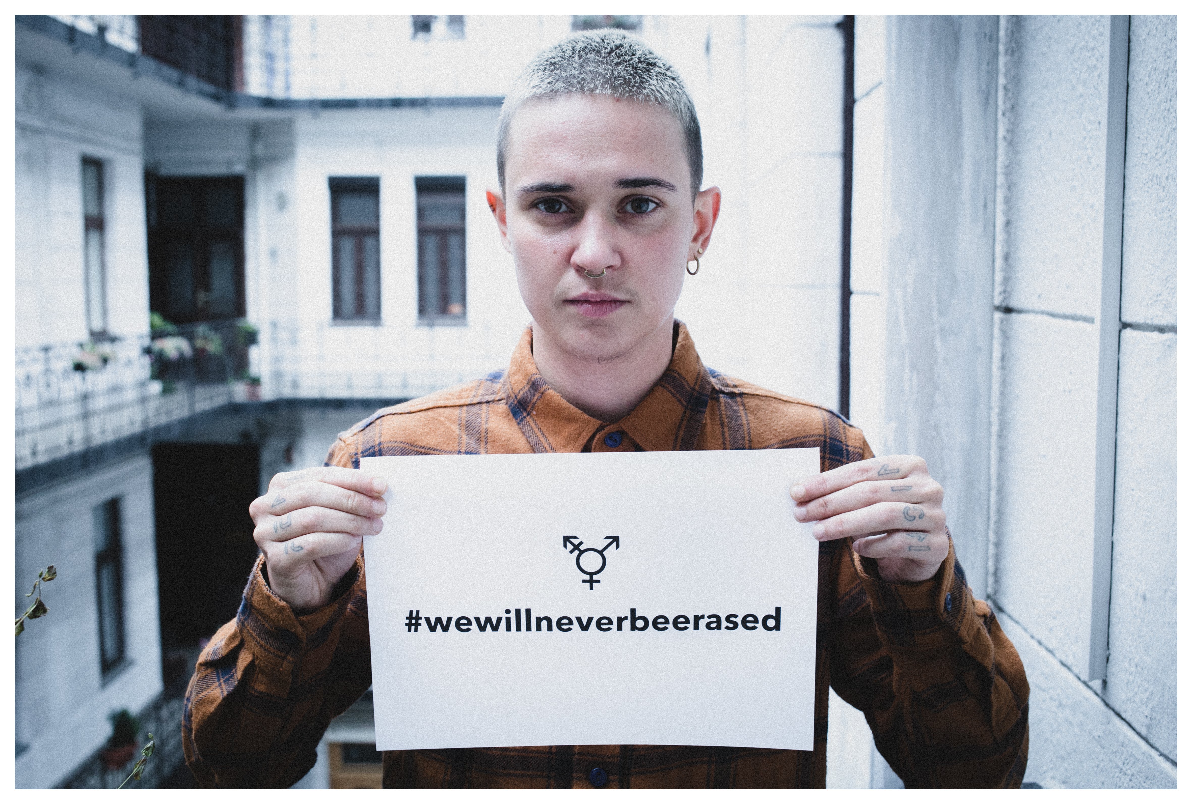 Dziennikarz OKO.press bieże udział w akcji We Will Never Be Erased