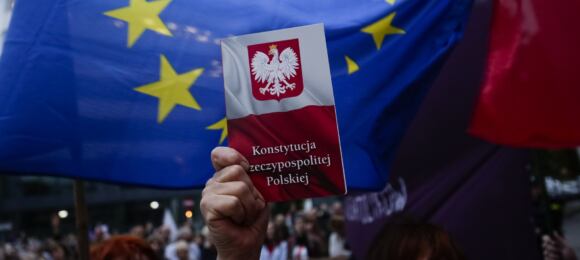 19.07.2018 Krakow , ul . Przy Sadziej . Manifestacja w obronie Sadu Najwyzszego pod budynkiem sadu w Krakowie .