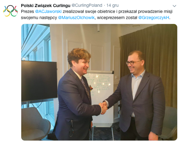 Odchodzący prezes gratuluje Olchowikowi, zdjęcie z oficialnego profilu związku.