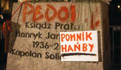 Protest przeciwko ponownemu postawieniu pomnika Henryka Jankowskiego