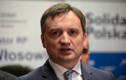 Jeżeli chodzi o ochronę i niezależny wpływ sędziów na wybór przyszłych sędziów SN to w Polsce on jest znacznie większy. Wyższe są standardy niż w największym państwie UE, jakim są Niemcy.
Sejm