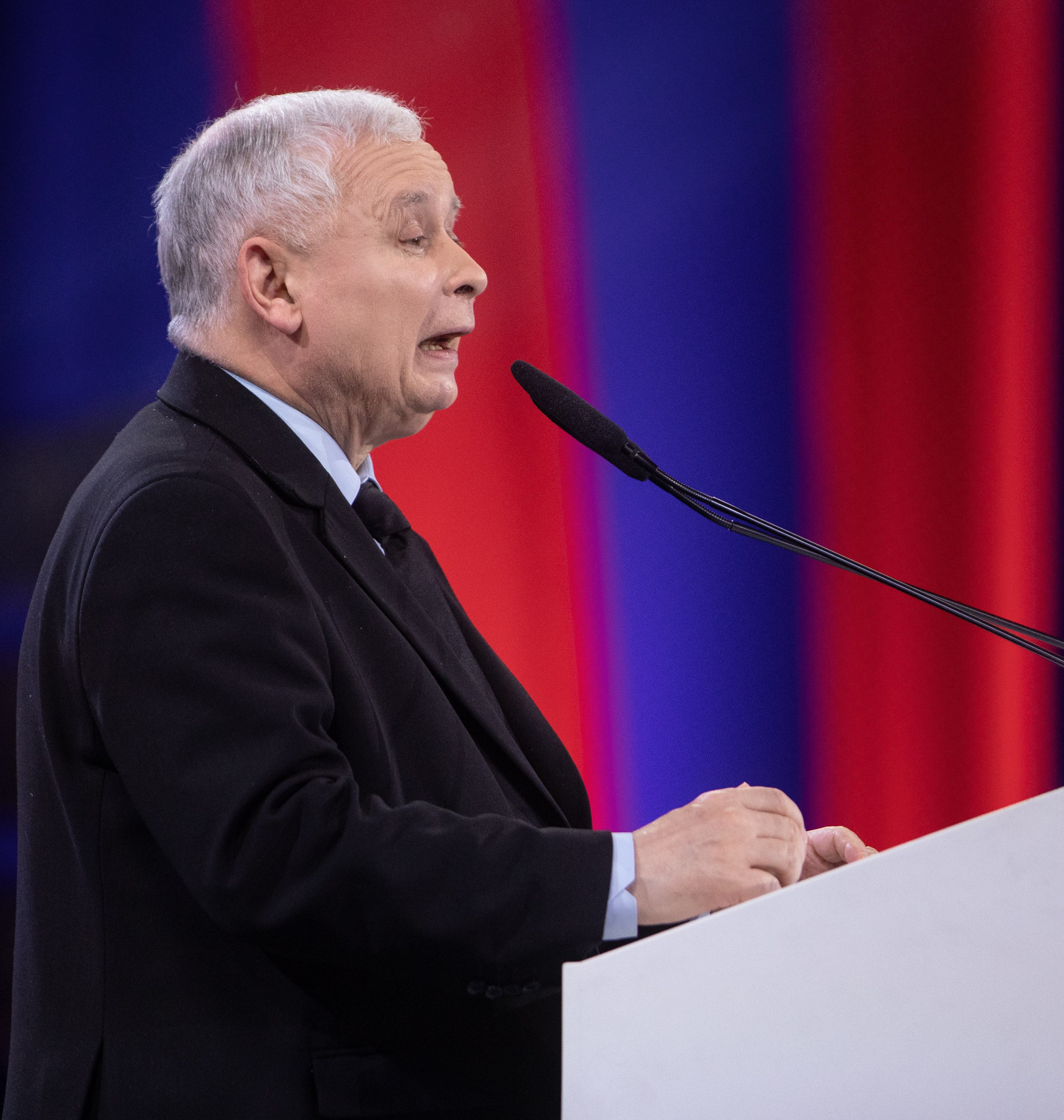 Kaczynski Rozdaje Prezenty Jak Sie Zarabia W Nbp Kronika Skorzynskiego 23 Lutego 1 Marca 2019