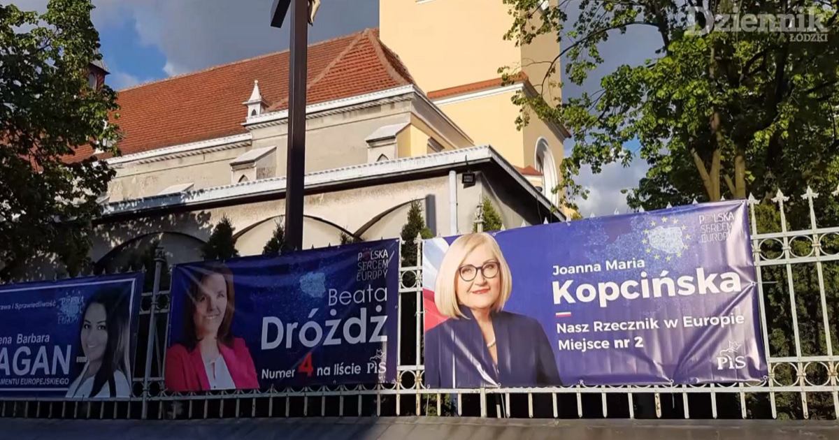 Plakaty wyborcze na parafiach