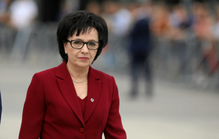 Na jakiej podstawie przerwałam to głosowanie? Dokładnie na takiej samej, na jakiej przerwałam głosowanie, w przypadku kiedy pan poseł Borys Budka zgłosił, że jego karta nie działa.
I posiedzenie Sejmu IX kadencji