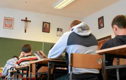 Księża biją dzieci. 18 przykładów Księża biją dzieci. 18 przykładów