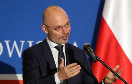 Przypomnijmy, że problematyka smogu, to nie jest rzecz, która pojawiła się »deus ex machina« przed rokiem, przed dwoma miesiącami. To jest pewne dziedzictwo przeszłości, pewnego zaniedbania, które charakteryzowało komunizm.
RMF FM