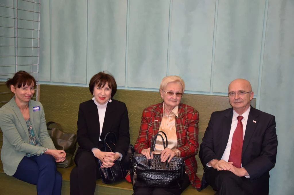 Od prawej siedzą prof. Mirosław Wyrzykowski, prof. Ewa Łętowska, sędzia Alina Czubieniak, sędzia Ewa Malinowska z Warszawy.