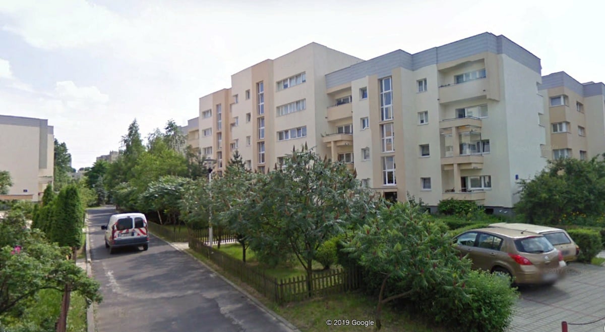 Blok, w którym mieści się mokotowskie mieszkanie żony Michalkiewicza. Fot. Google Earth