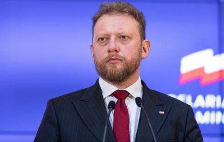 Nie mam pewności, czy szczyt jest już za nami, to zależy też od naszych zachowań. Jeśli zbliżyliśmy się do wskaźnika 1, który mówi, że epidemia przechodzi w stan równowagi, to pytanie, w którą stronę nastąpi przegięcie – czy znowu wzrost, czy spadek
Rozmowa Piaseckiego, TVN24