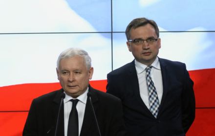 Jak PiS-owski strażak gasi płomień państwa prawa i co z tego wynika Ziobro coraz dalej od PiS