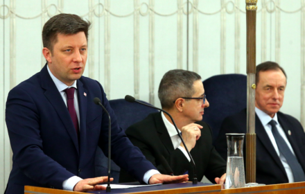 Senat przyjął specustawę o koronawirusie. Dworczyk przyznaje: broń atomowa, której nie opłaca się użyć