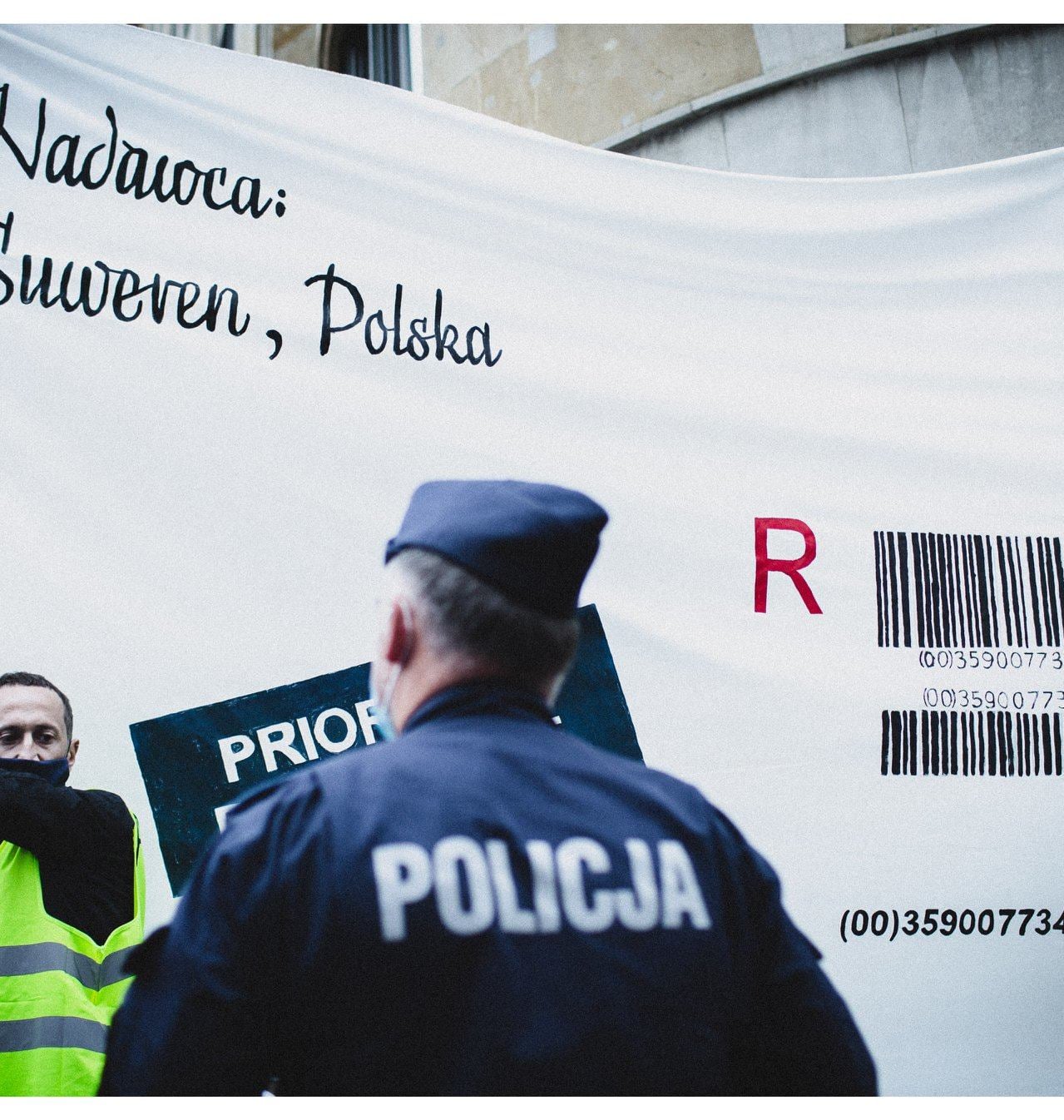 Drakońska kara dla artystów: 10 tys. zł za list do Sejmu. Pismo dostarczyli zamaskowani policjanci kary epidemia