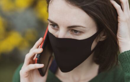 Antyepidemiczna aplikacja na smartfon Aplikacja ProteGo Safe - ocena