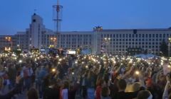 Białoruś, Mińsk wieczorem 21 sierpnia,, plac niepdległości