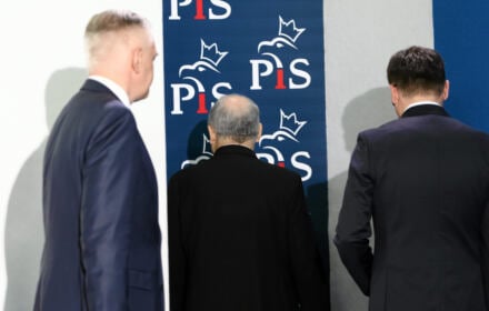 Donald Tusk musi się odciąć od przemocy, którą wzbudza przez agresywną retorykę oraz dzielenie i skłócanie Polaków
Przekaz PiS o powrocie Donalda Tuska