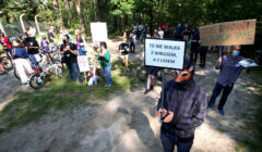 Protest w Warszawie przeciw budowie w Lesie Bemowskim