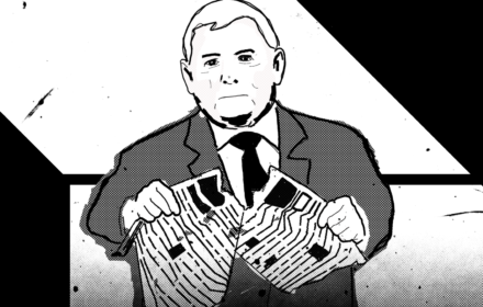 Jarosław Kaczyński drący gazetę