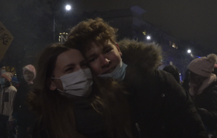 Jedyny taki uliczny bal, czyli studniówka u Kaczyńskiego