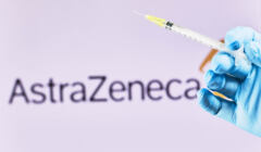 Strzykawka ze szczepionką przeciwko koronawirusowi od firmy AstraZeneca