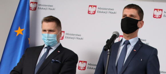 Czarnek i Piontkowski podczas konferencji prasowej