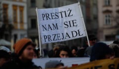 Protest pracowników sadów w Krakowie