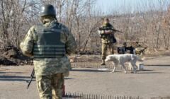23.03.2022, nieopodal Charkowa. Żołnierze ukraińscy na jednym z punktów kontrolnych