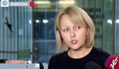 Kobieta, blondynka ogłasza wyrok przed dziennikarzami, sędzia Paulina Asłanowicz