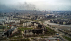 Mariupol, Ukraina, 12.04.2022. Widok zniszczonego miasta z lotu ptaka.