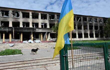 zniszczona szkoła pod Charkowem