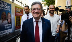 Lider francuskiej lewicowej partii La France Insoumise (LFI), poseł do parlamentu i lider lewicowej koalicji Nupes (Nouvelle Union Populaire Ecologique et Sociale - Nowa Ekologiczno-Społeczna Unia Ludowa), Jean-Luc Melenchon