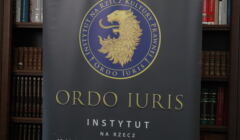 logo Ordo Iuris - lew z języczkiem