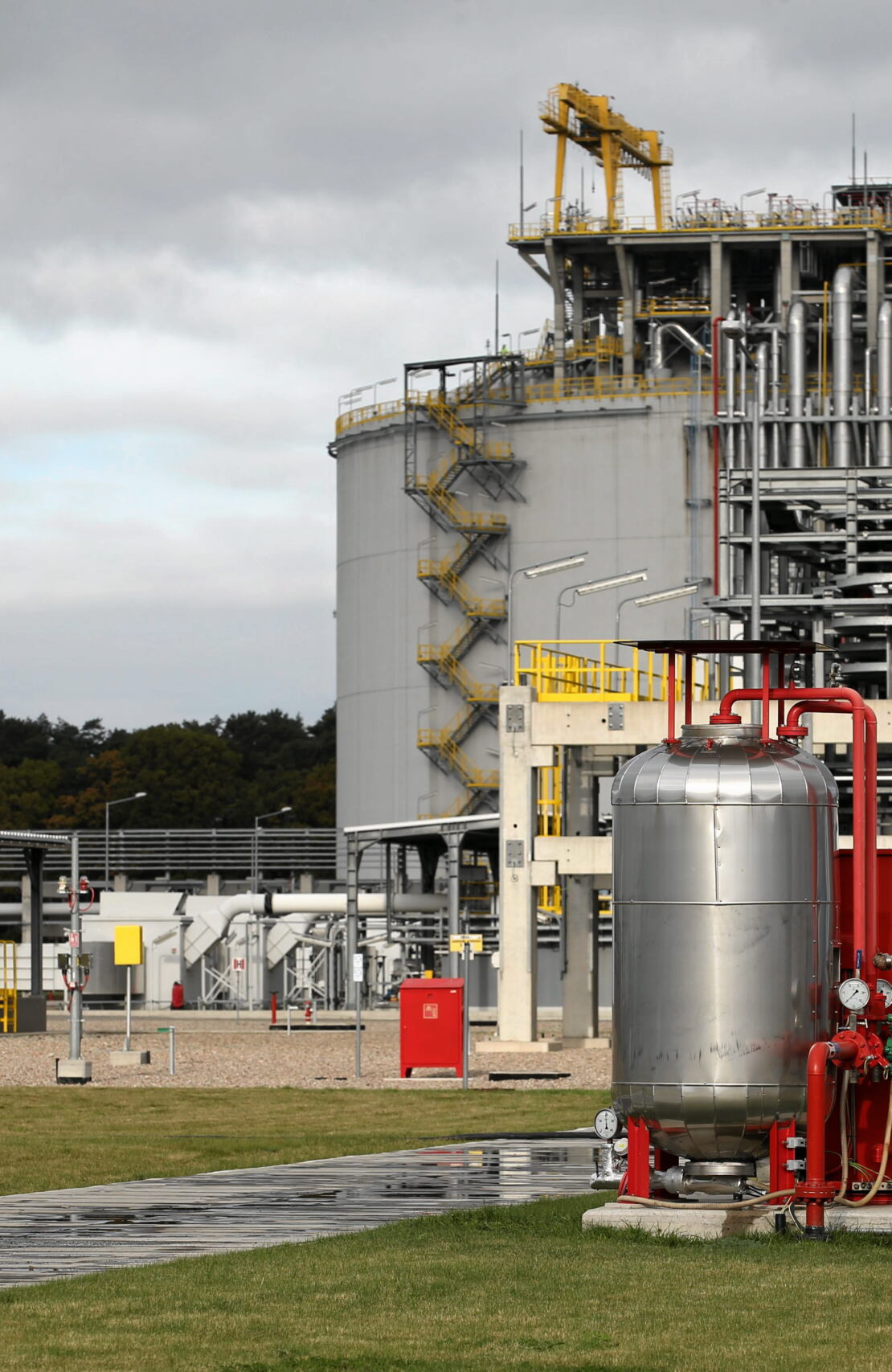 Polska ma Baltic Pipe i pełne magazyny, więc o gaz nie musimy się bać? Niestety, to nie takie proste port gazowy w Świnoujściu
