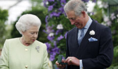 Królowa Elżbieta II i książe Karol, 2009 r.