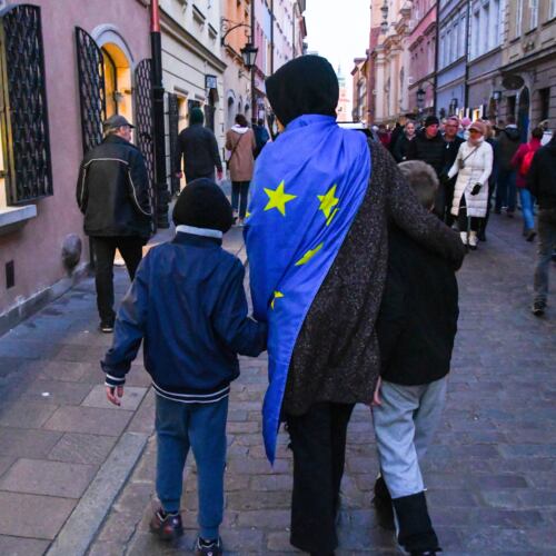 Zostajemy w UE. Demonstracja w Warszawie Warszawa, 10.10.2021. Zostajemy w UE – demonstracja na pl. Zamkowym